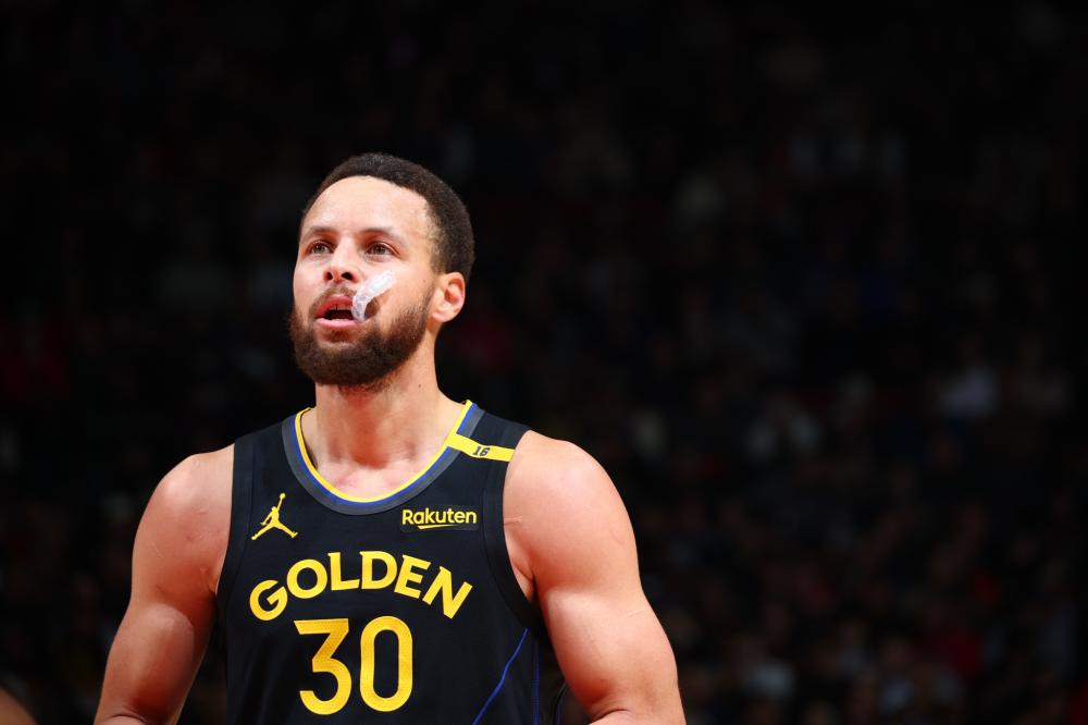 他也毫不逊 他也毫不逊