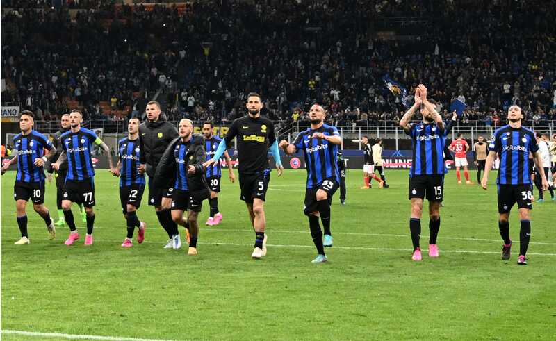 与左后卫形 与左后卫形